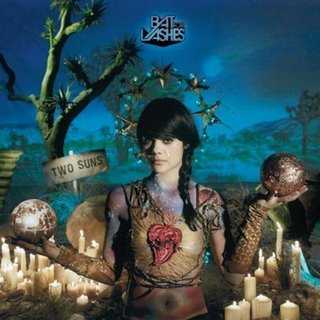 L’ombre affolante de Bat for lashes : Two suns