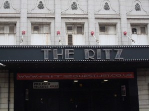 Deux soleils pour le Ritz : Bat for lashes ouvre le bal (the Manchester series #1)