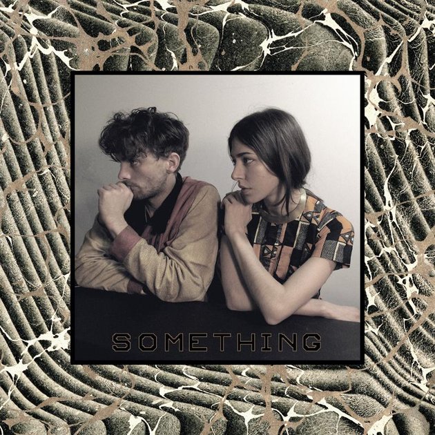 Chairlift, Something : Caroline Polacheck en liberté